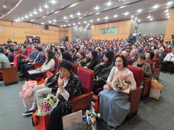 KakaoTalk_20261008_175412780_09.jpg